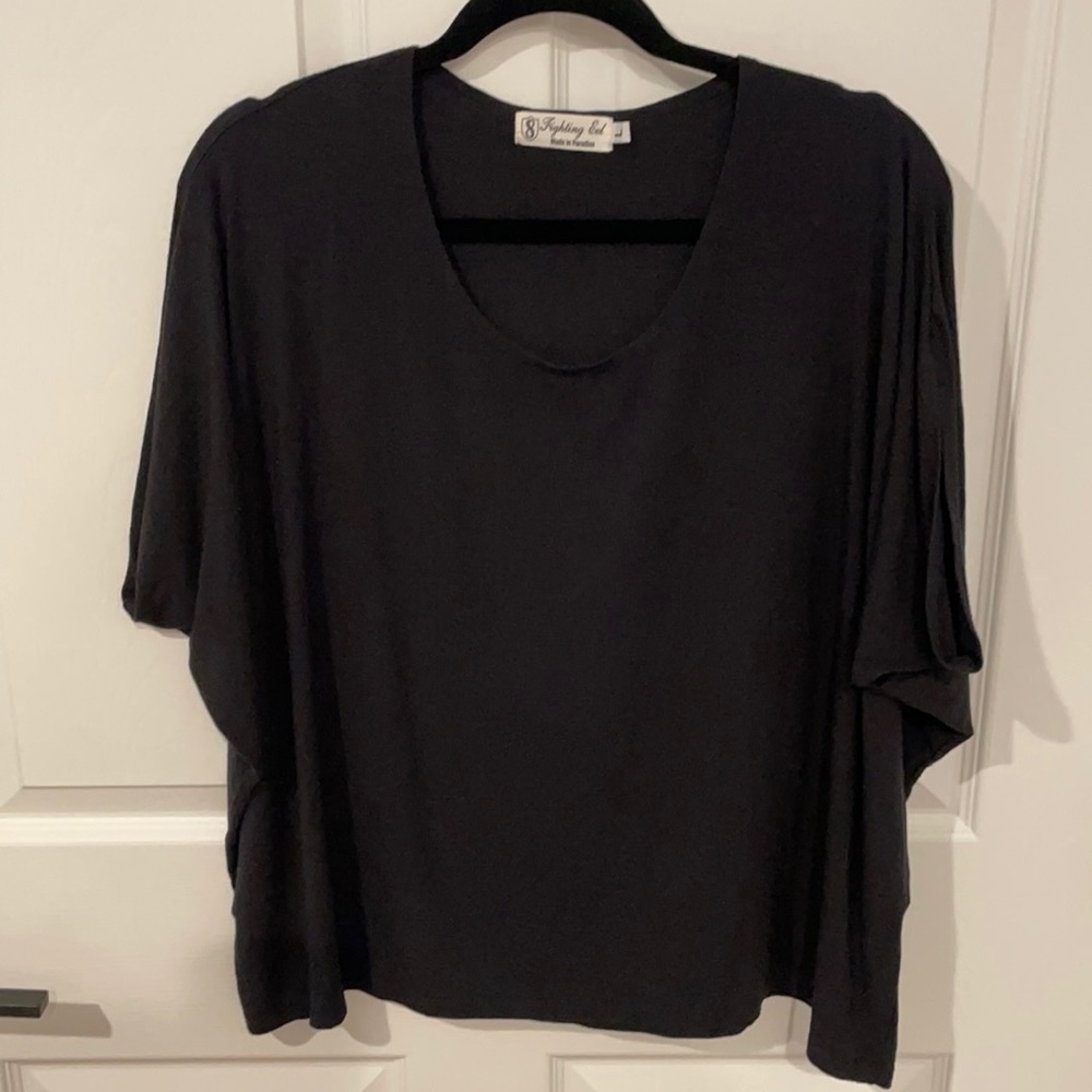 Black Fighting Eel top